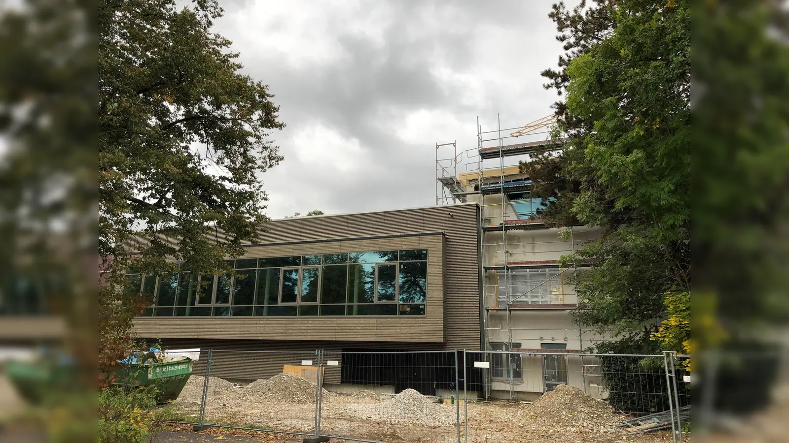 Die Rudolf-Steiner-Schule München Daglfing hat mit Musik und Grußworten ihren Neubau eingeweiht. (Foto: Schule)