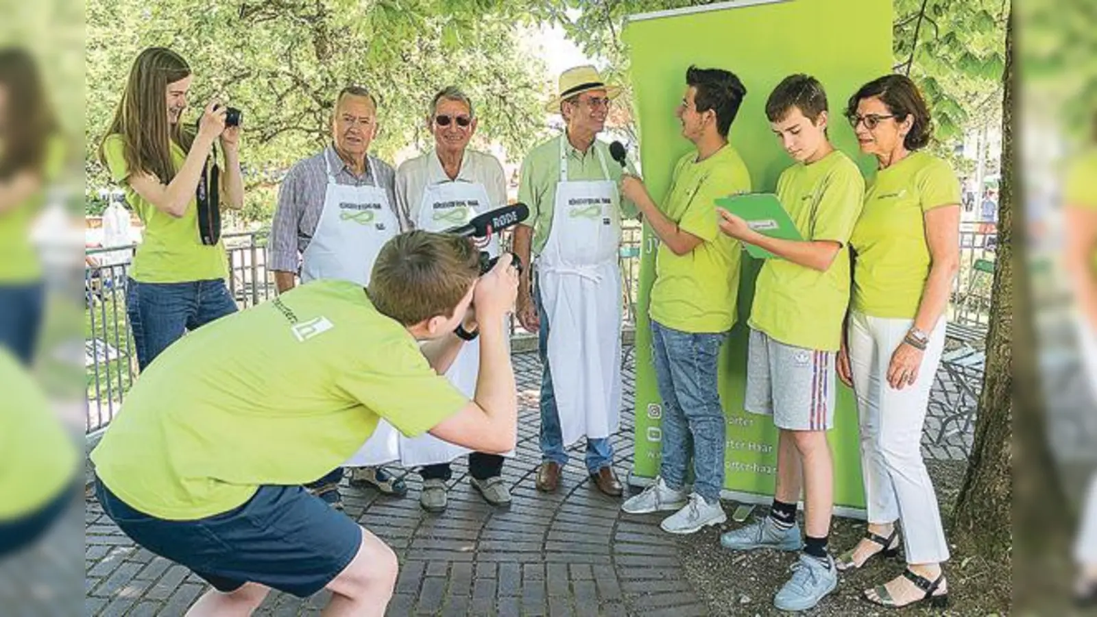 Neben den Jugendlichen (v.l. Gesa, Flo, Koray, Kilian) sind  (Foto: Wolfgang Weber (Geschäftsführer Bürgerstiftung), Jürgen Partenheimer (Vorstandsvorsitzender Bürgerstiftung), Alfred Feicht (Vorstand Bürgerstiftung) und Edith Reithmann (Leiterin Jugendrepo)