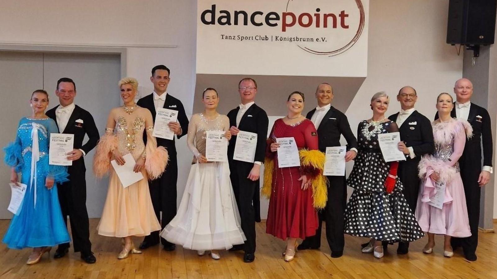 Tanzsportpaar-des-TSV-UG-r-umt-ordentlich-ab