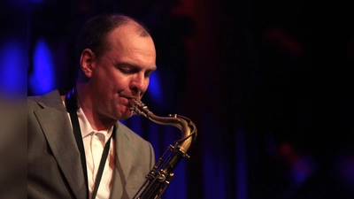 Die nächste Jam-Session in Grafing wird vom phantastischen Tenor-Saxophonisten Claus Koch zu Ehren Charlie Parkers 100. Geburtstag eröffnet. (Foto: VA)