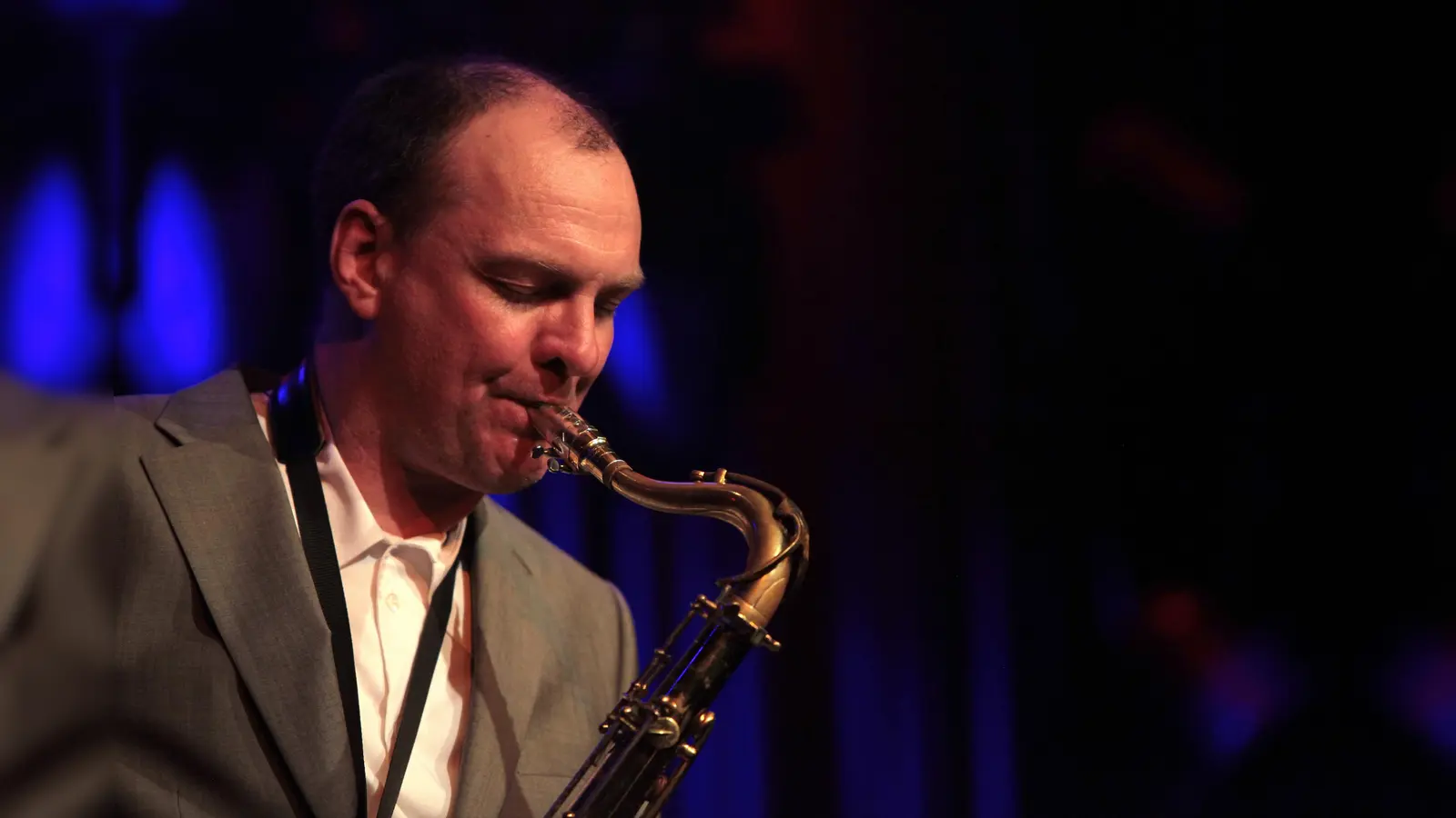 Die nächste Jam-Session in Grafing wird vom phantastischen Tenor-Saxophonisten Claus Koch zu Ehren Charlie Parkers 100. Geburtstag eröffnet. (Foto: VA)