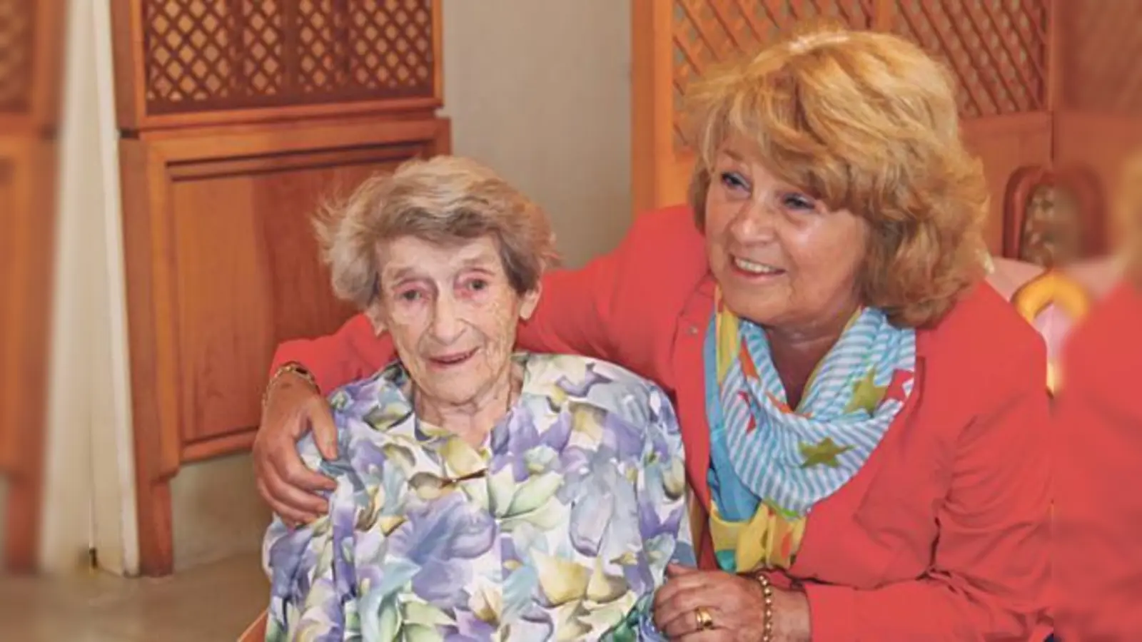 Ilse Haffner (links) feierte ihren 108. Geburtstag. Dazu gratulierte auch Christa Prinzessin von Thurn und Taxis.  (Foto: privat)