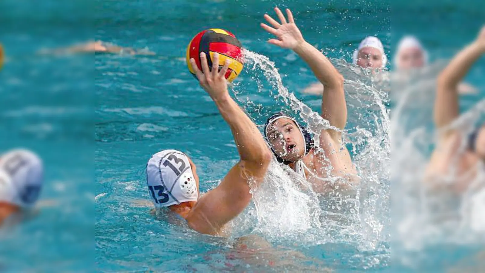 Jan Krollmann (mit blauer Kappe) verteidigt Ivan Mikic (weiß) im Trainingsspiel. 	 (Foto: Verein)