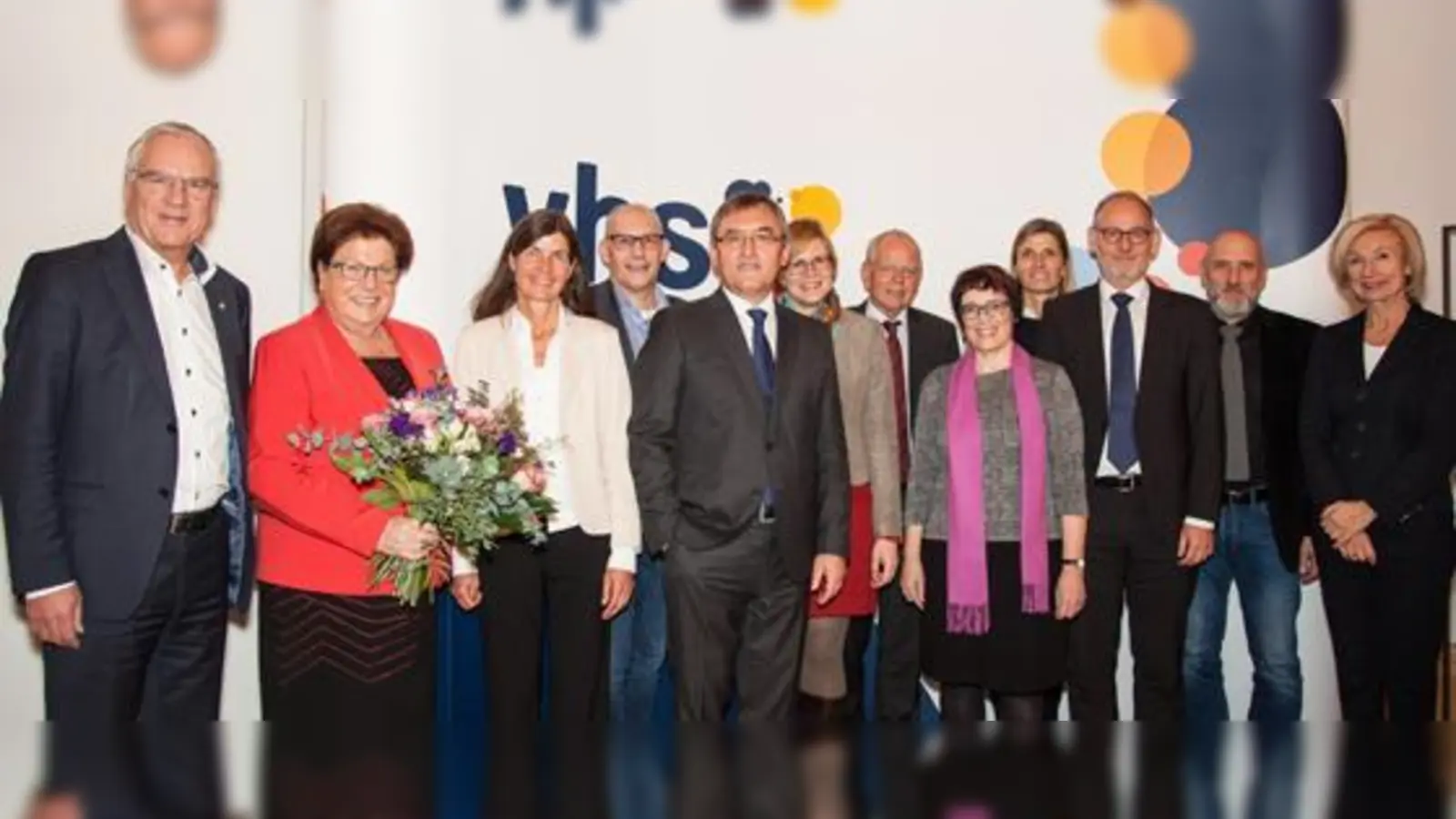 Der neuen Aufsichtsrat des Bayerischen Volkshochschulverbandes mit Bürgermeister Walter Brilmayer und Dr. Martina Eglauer und der vhs-Grafing Ebersberg (1. und 3. v. li.).  (F: BVV)