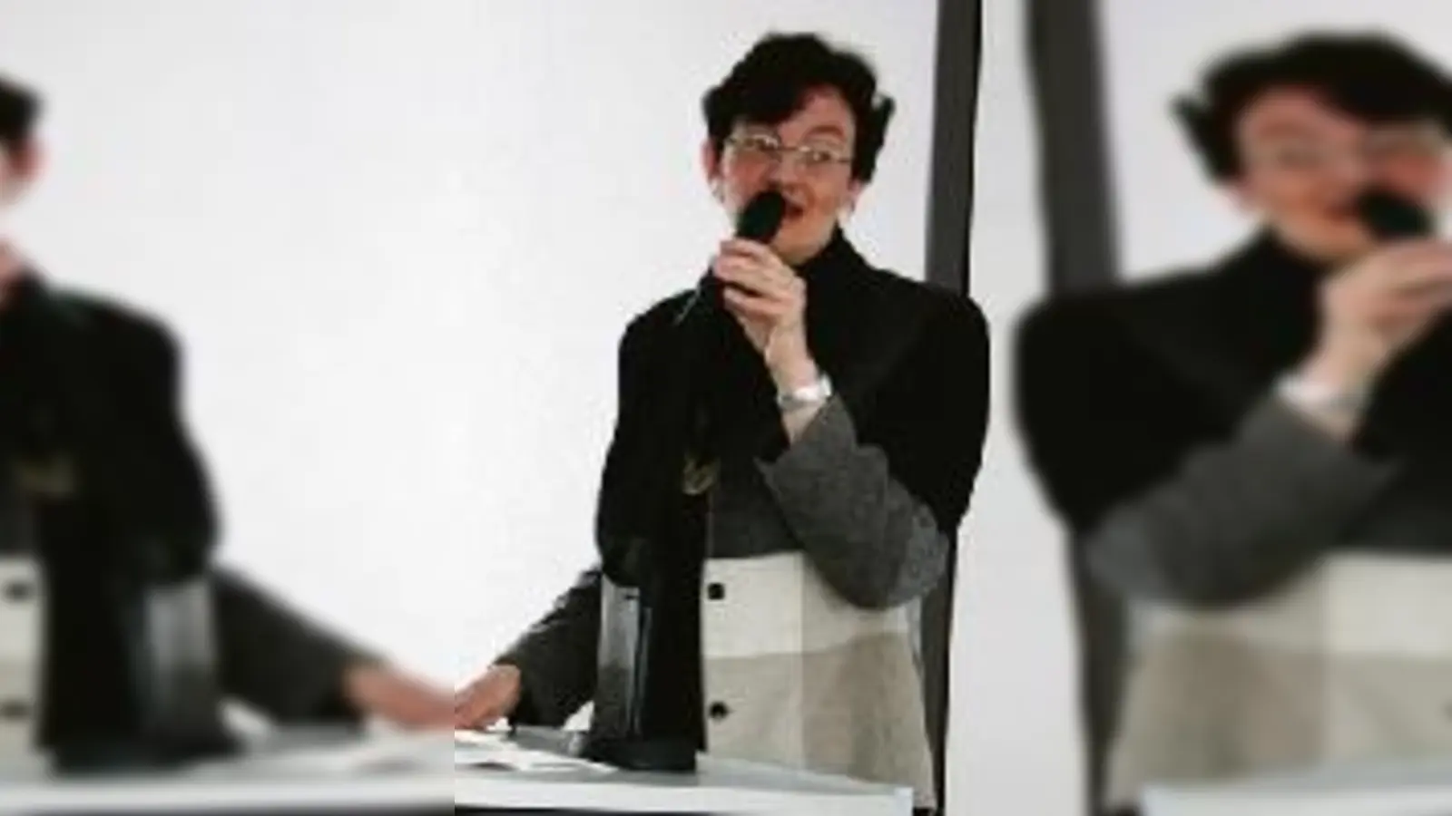 Zahlreiche  (Foto: Bei der Eröffnung des neuen Sozialbürgerhauses kamen alle Beteiligten zu Wort. Bürgermeisterin Christine Strobl lobte den Anbau als wesentliche Leistung im sozialen Engagement.gf)