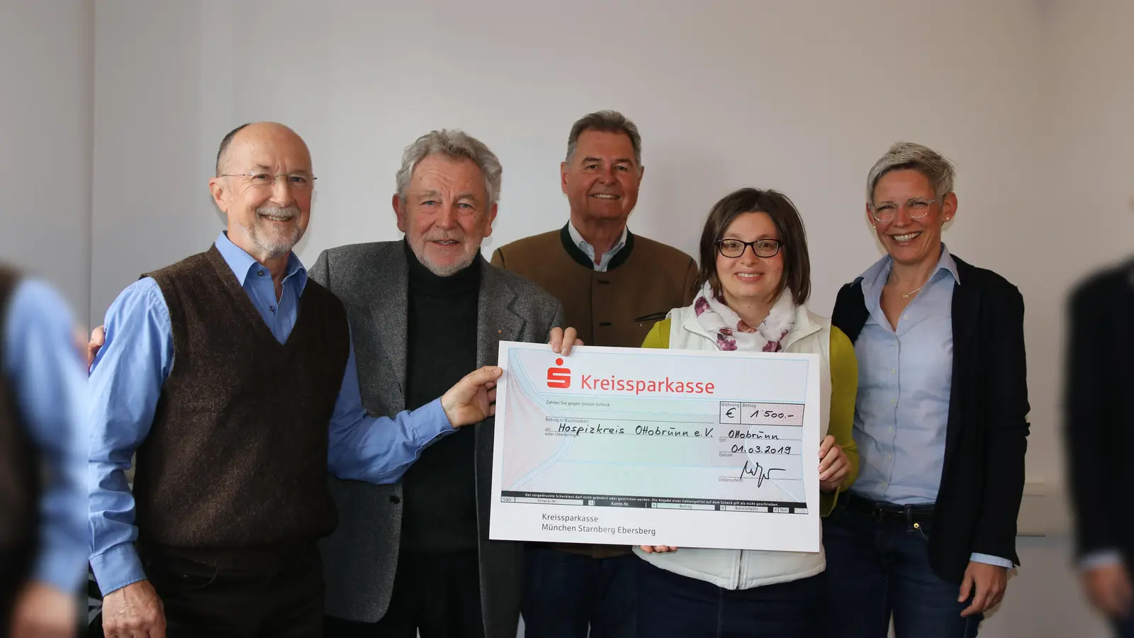 Willi Klein (Vorstand HKO), Klaus Lössl und Dr. Wagner (Lions) und Antje Bruch und Kathrin Jaeger (Koordinatorinnen HKO) (v.l.). (Foto: VA)