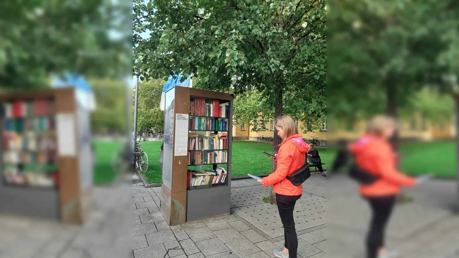 Direkt am Nordbad befindet sich der erste aller öffentlichen Bücherschränke in München. Gleich daneben laden Bänke zum Anlesen ein.  (Foto: mha)