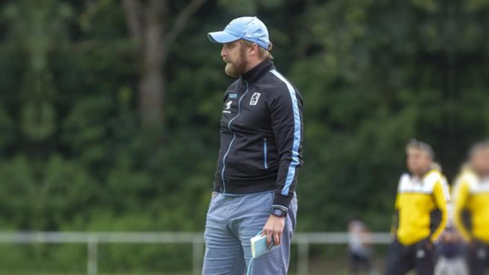 Guter Dinge vor dem Ligastart: Daniel Bierofka.  (Foto: Anne Wild)