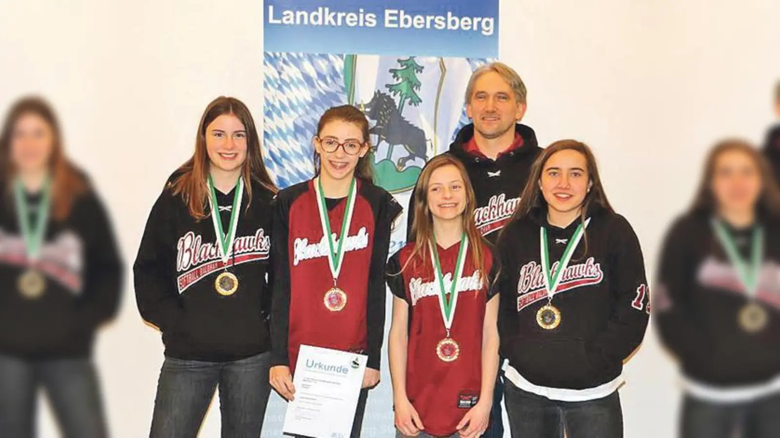 Bianka Bichlmair, Lara Zachmann, Lena Zachmann, Trainer Ralf Vogel und Sara Fleischmann (v. li.)	 (Foto: Baldham Boars)