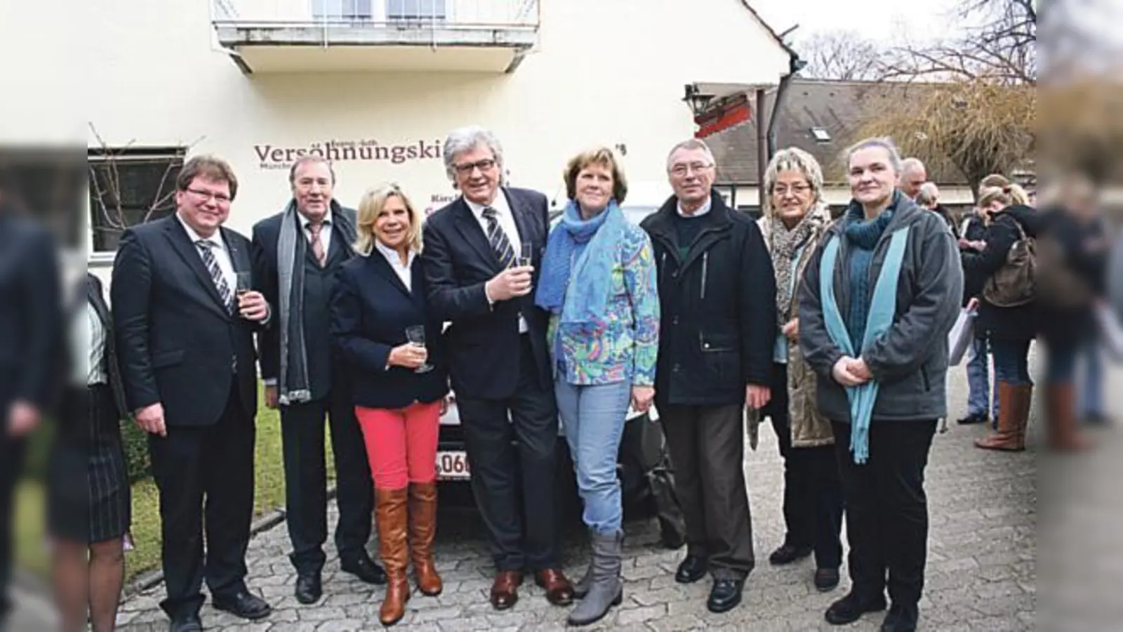 Pfarrer Joachim Erbrich, Frank Fleschenberg, Marianne und Michael und die vier vom Leitungsteam der Kirchenküche.  (Fotos: ws)