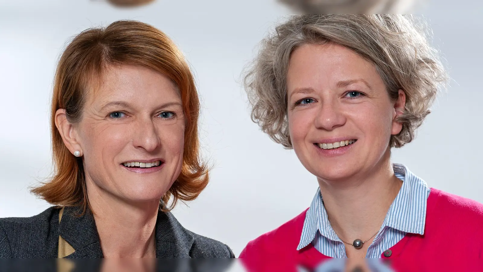 Brit Demuth und Annett Lütke-Holz von der Nachbarschaftshilfe Taufkirchen helfen gerne weiter. (Foto: Picasa)