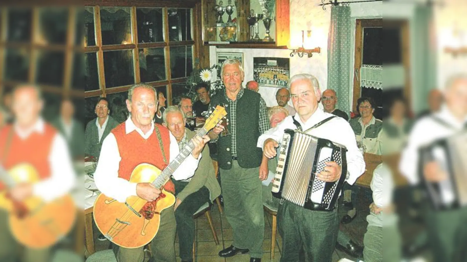Organisator Manfred Krug (Mitte) kann mit Matthias Würmseer (links) und Christian Seelig auf instrumentale Unterstützung zählen.  (Foto: oh)