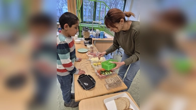 Die Deutsche Lebensbrücke hat in der Grundschule an der Nadistraße im Olympiadorf einen Frühstücksklub eröffnet. (Foto: Deutsche Lebensbrücke)