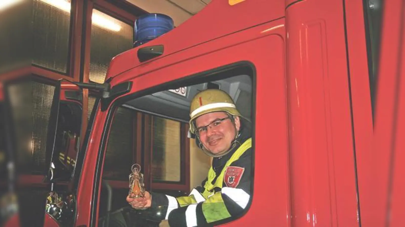 Wenn es in Moosach brennt, muss Christoph Muser, Abteilungsführer der Freiwilligen Feuerwehr Moosach, auch an Heiligabend ausrücken.	 (Foto: ws)