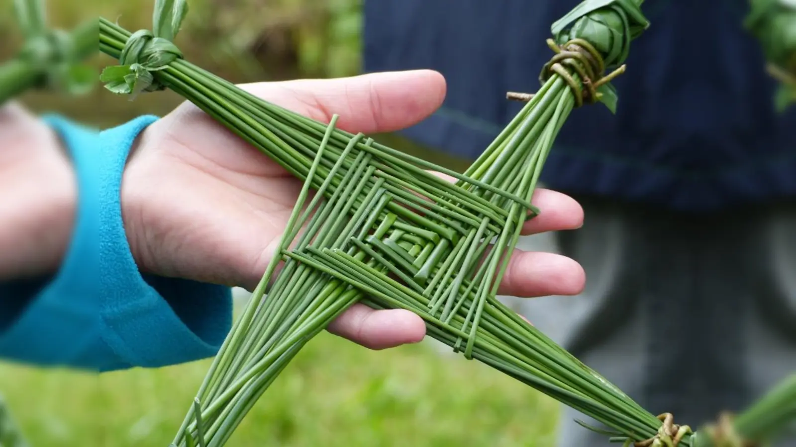 Am Sonntag wird im Umweltmuseum ein Brighid-Kreuz geflochten. (Foto: VA)