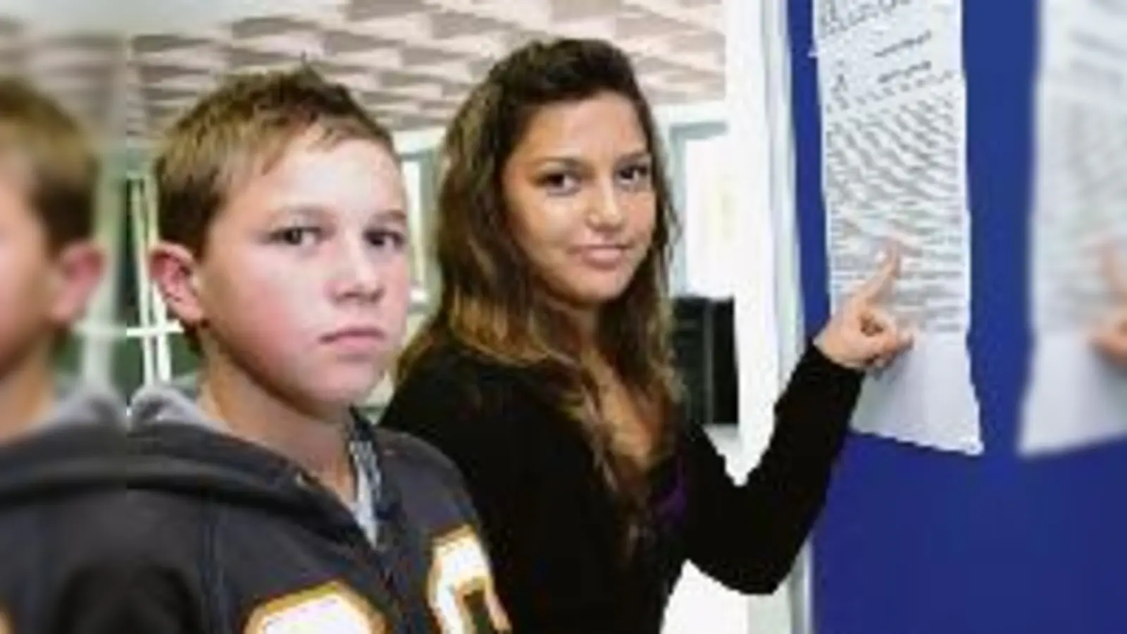 Kevin und Aysun von der Hauptschule Unterschleißheim haben seit der Lehrstellenbörse ihrer Schule mehr Durchblick, wie es weitergehen könnte. 	 (Foto: ko)