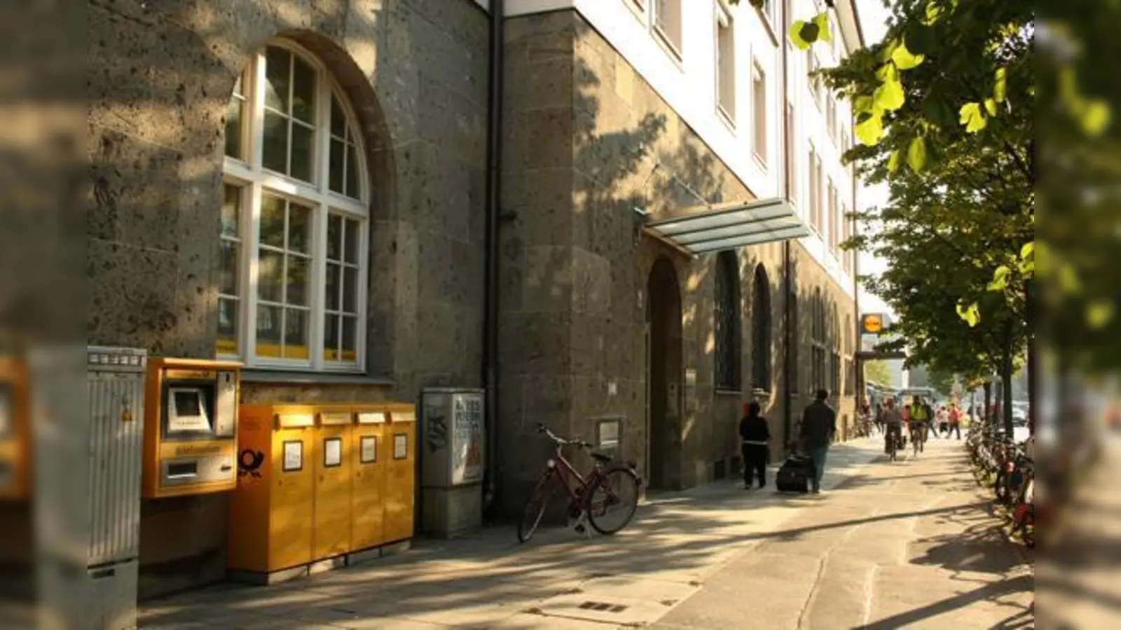 Die Verlagerung der Briefkästen vom Ostbahnhof in die Orleansstraße bereitet Probleme.	 (Foto: js)
