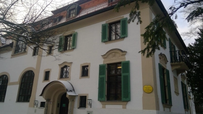 Im Hildebrandhaus befindet sich heute die Monacensia. Die Villa hat eine wechselvolle Geschichte. (Foto: bas)