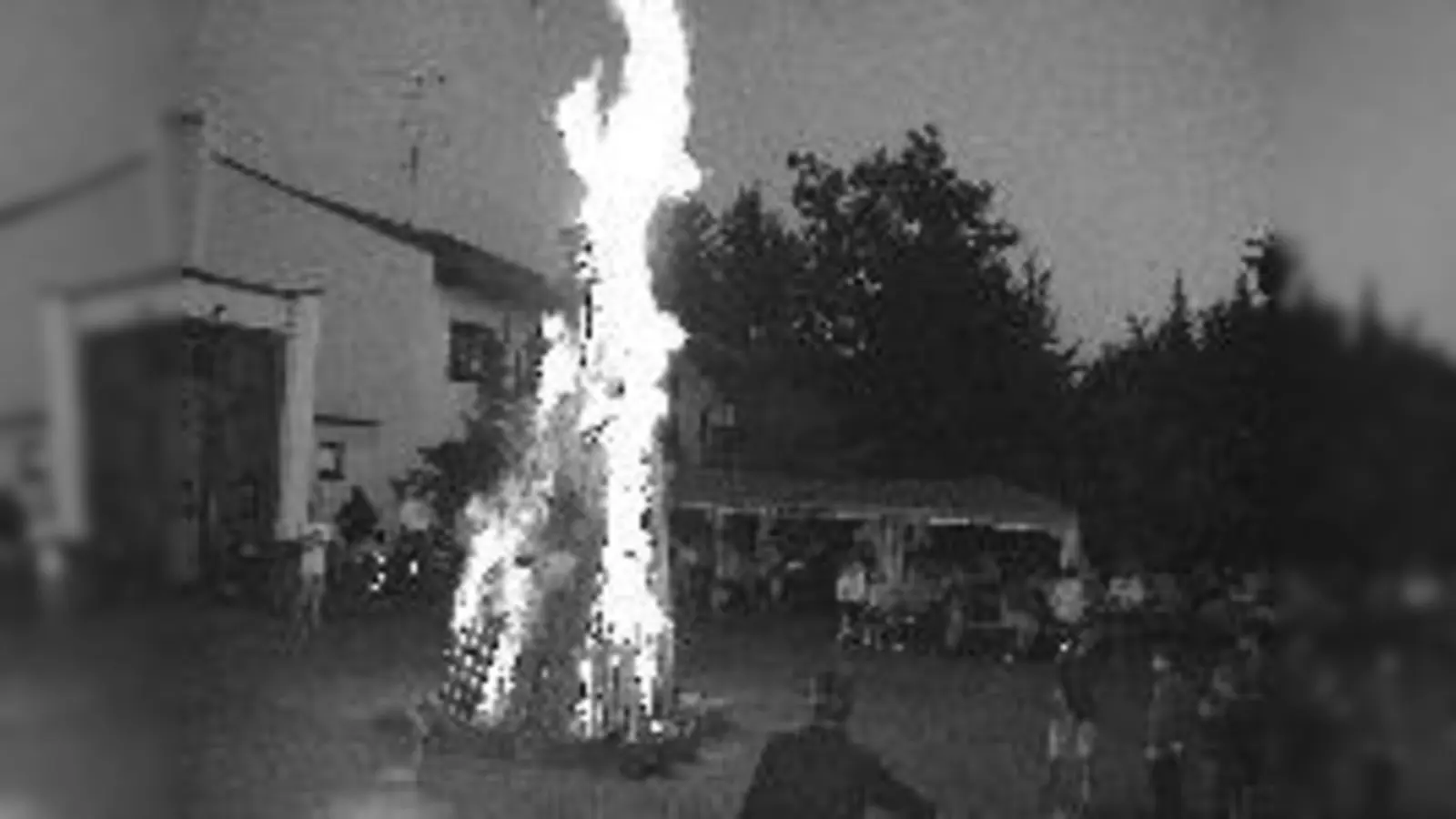 Feuer bei der Feuerwehr. Sonnwendfeier und Partyspaß. 	 (Foto: Feuerwehr)