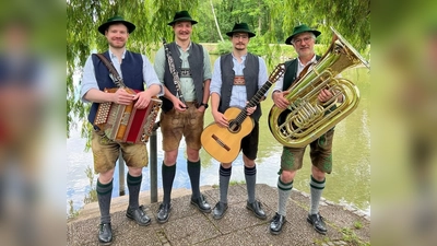 Kommen aus Karlsfeld zum Frühjahrshoagartn der Volksmusikfreunde Geisenbrunn: die Musikanten der Heuweg Musi. (Foto: Volksmusikfreunde Geisenbrunn)
