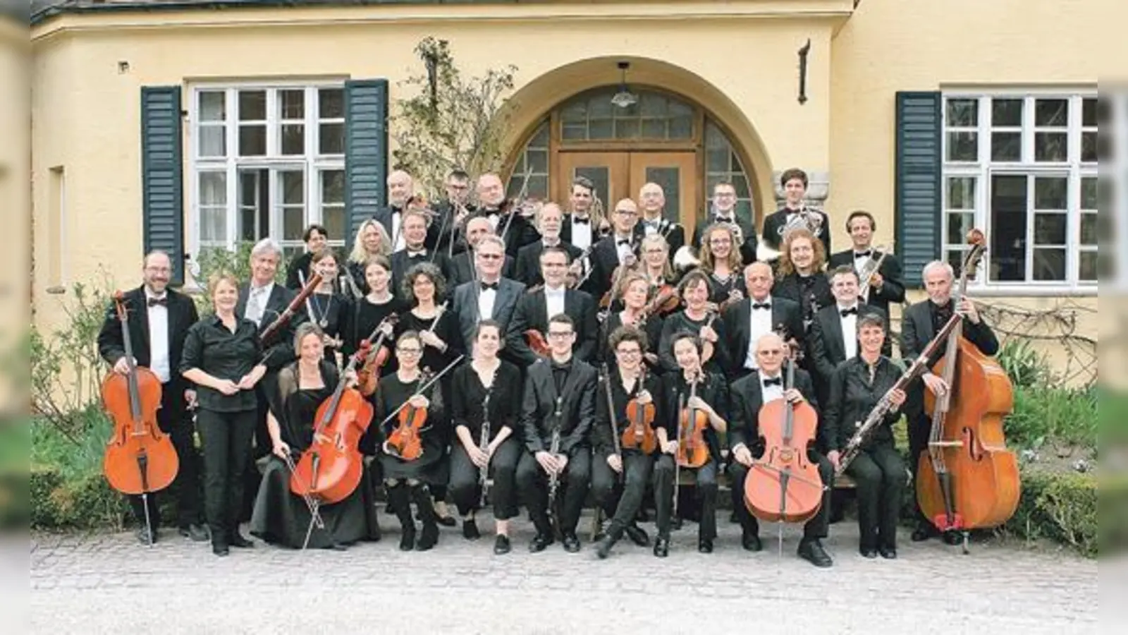 Das Münchner Ärzteorchester ist bereits zu dritten Mal auf Gut Sonnenhausen in Glonn zu sehen und hören. 	 (Foto: VA)