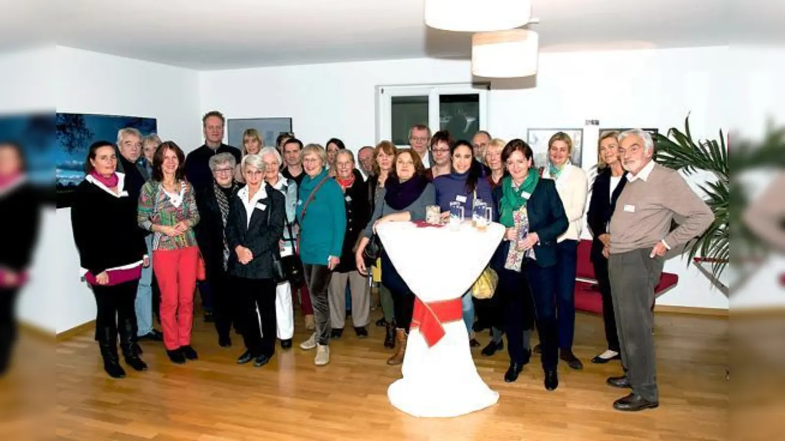 Die Jahreshauptversammlung der »Flüchtlingsbetreuung Bogenhausen« im Bankhaus Herzogpark. 	 (F.: VA)