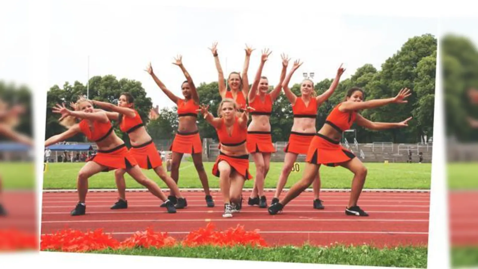 Mit dieser Cheergirl-Unterstützung kann doch nichts mehr schief gehen, oder?  (Foto: VA)