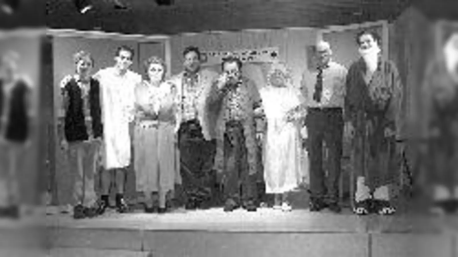 Begeisterten Beifall erhielt die Theatergruppe des ASZ. 	 (Foto: ASZ)