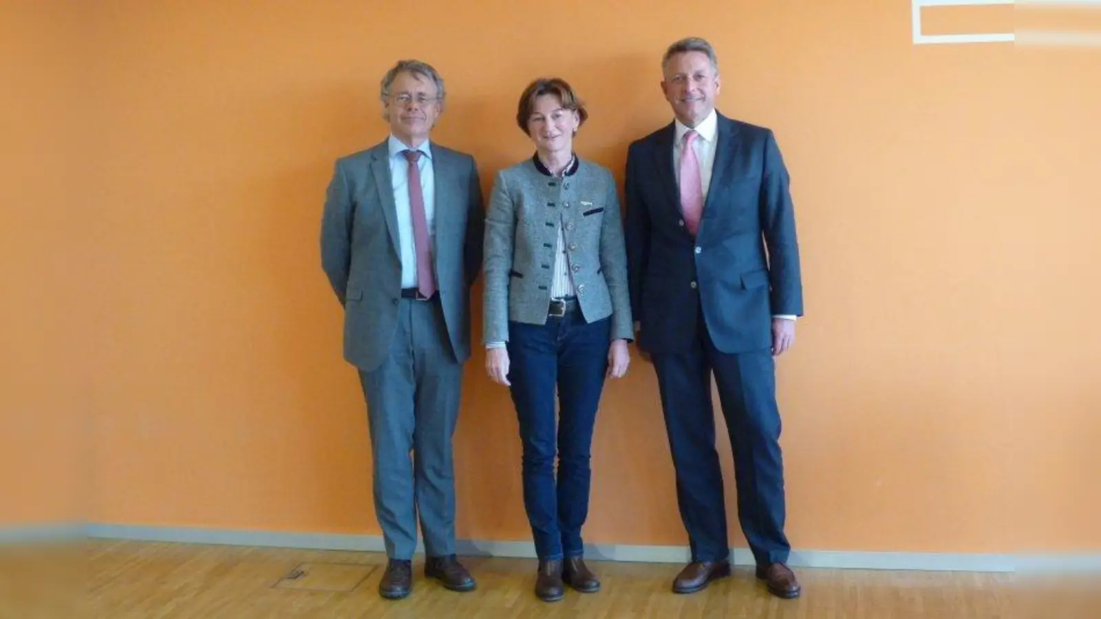 Der Vorstand der Bürgerstiftung: Dr. Gerhard Brandmüller, Barbara Scheitz und Konrad Hallhuber (von links). (Foto: Bürgerstiftung Landkreis Starnberg)
