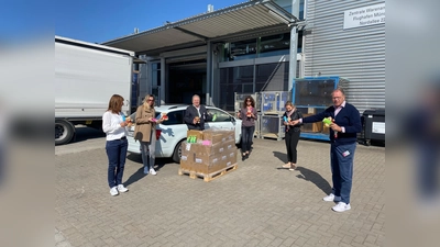 Der Flughafenverein München hat Schokohasen an Mitarbeiter in sozialen Einrichtungen in den Landkreisen Erding, Freising, München und Landsberg am Lech verteilt. (Foto: Verein)