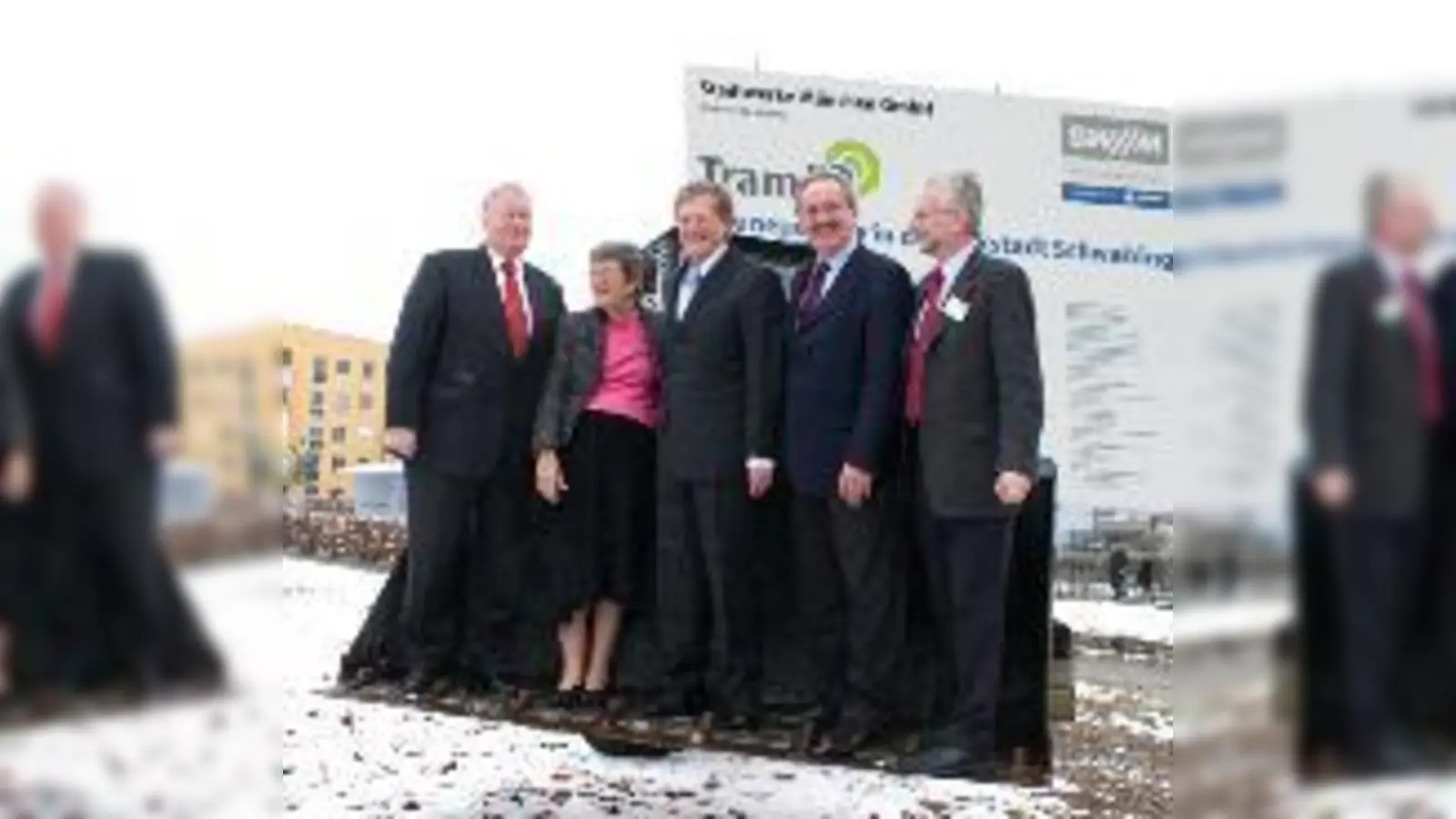 Glücklich über den Spatenstich: Wellner, Ministerialdirigent v. bayer. Wirtschaftsministerium, Stadtbaurätin Thalgott, Dr.  Röschinger, Sprecher des Beirats Parkstadt-Schwabing, OB Ude und König, Vorsitzender der MVG-Geschäftsführung (v.li.).  (F: ms)