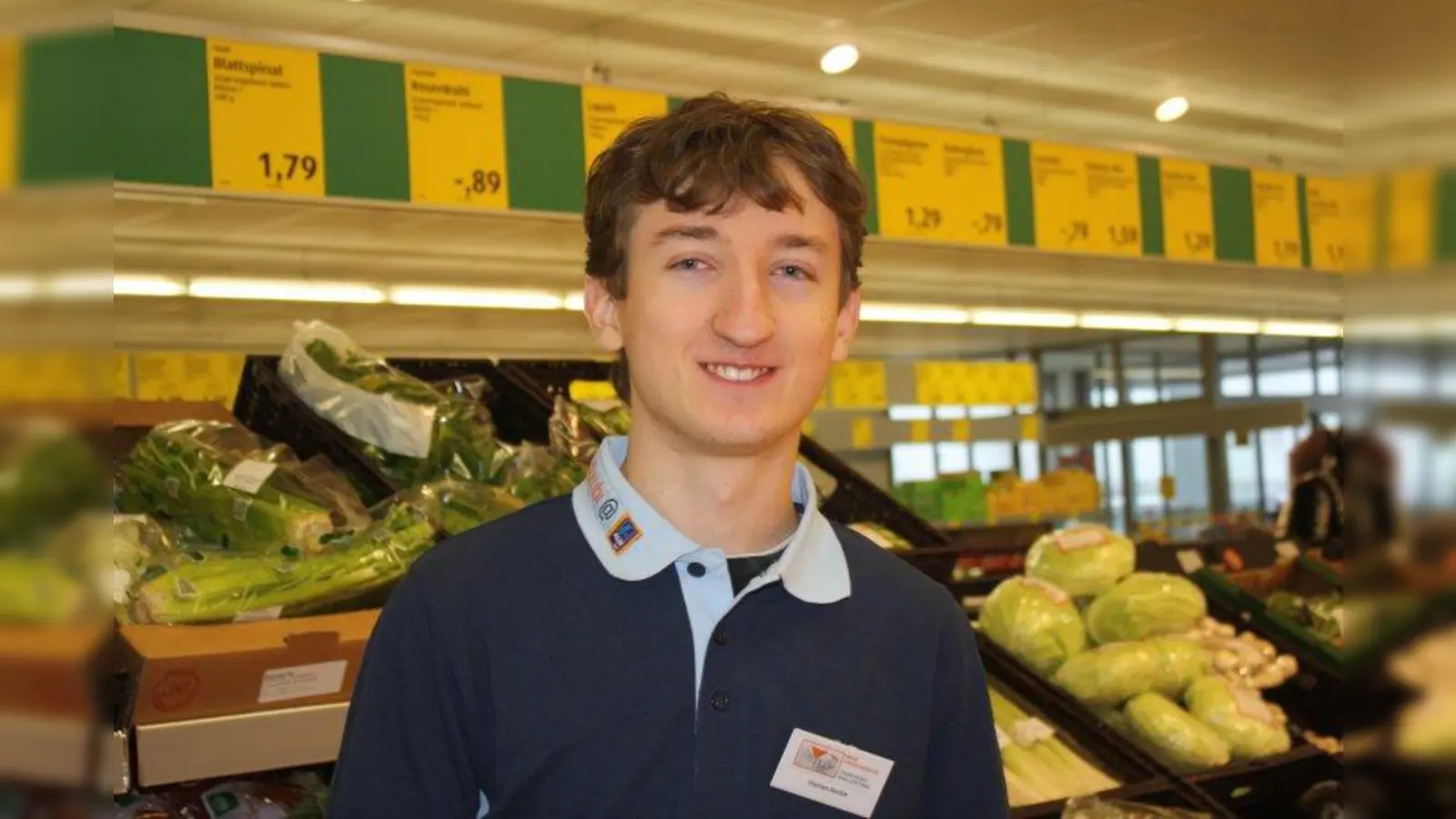 Florian Berlin, 19 Jahre, Filiale Bernau: „Es ist toll, dass wir hier in der Azubi-Filiale unser Können unter Beweis stellen dürfen. Das geht natürlich nur im Team. Ich bin im Rahmen des Azubi-Projektes der erste Filialleiter. Darauf freue ich mich sehr, weil ich auch Verantwortung übernehmen möchte. Als Chef kann ich auch als Vorbild fungieren. Das ist ein gutes Gefühl.“ (Foto: sb)