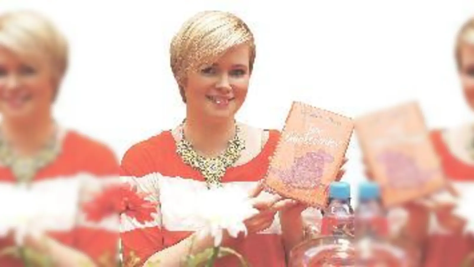 Sympathisch und  (Foto: Cecelia Ahern signierte ihr neues Buch bei  einer Autogrammstunde im pep)