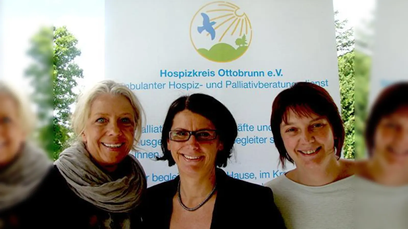 Freuen sich auf neue Helfer: Brigitte Schmitt-Hausser, Barbara Mallmann und Sabine Weidenthaler (v. l.) vom Hospizkreis.	 (Foto: hol)