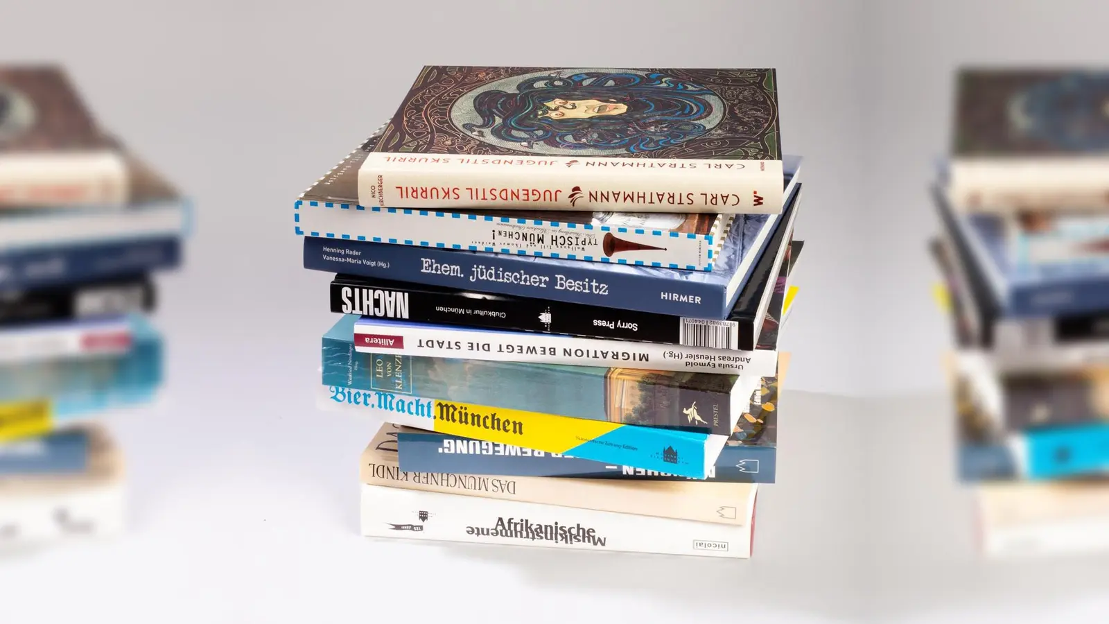 Zu vielerlei interessanten Ausstellungs-Themen wurden Kataloge gedruckt.  (Foto: © Münchner Stadtmuseum, Gunther Adler)