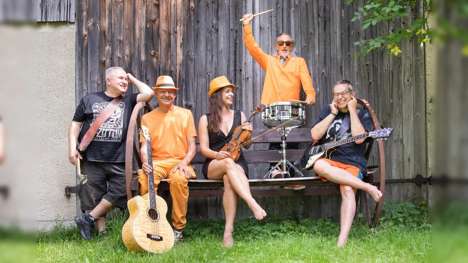 Die Band Zweckinger liebt den Stilmix. Aber gesungen wird immer auf bayrisch.  (Foto: Alexandra Ackva)