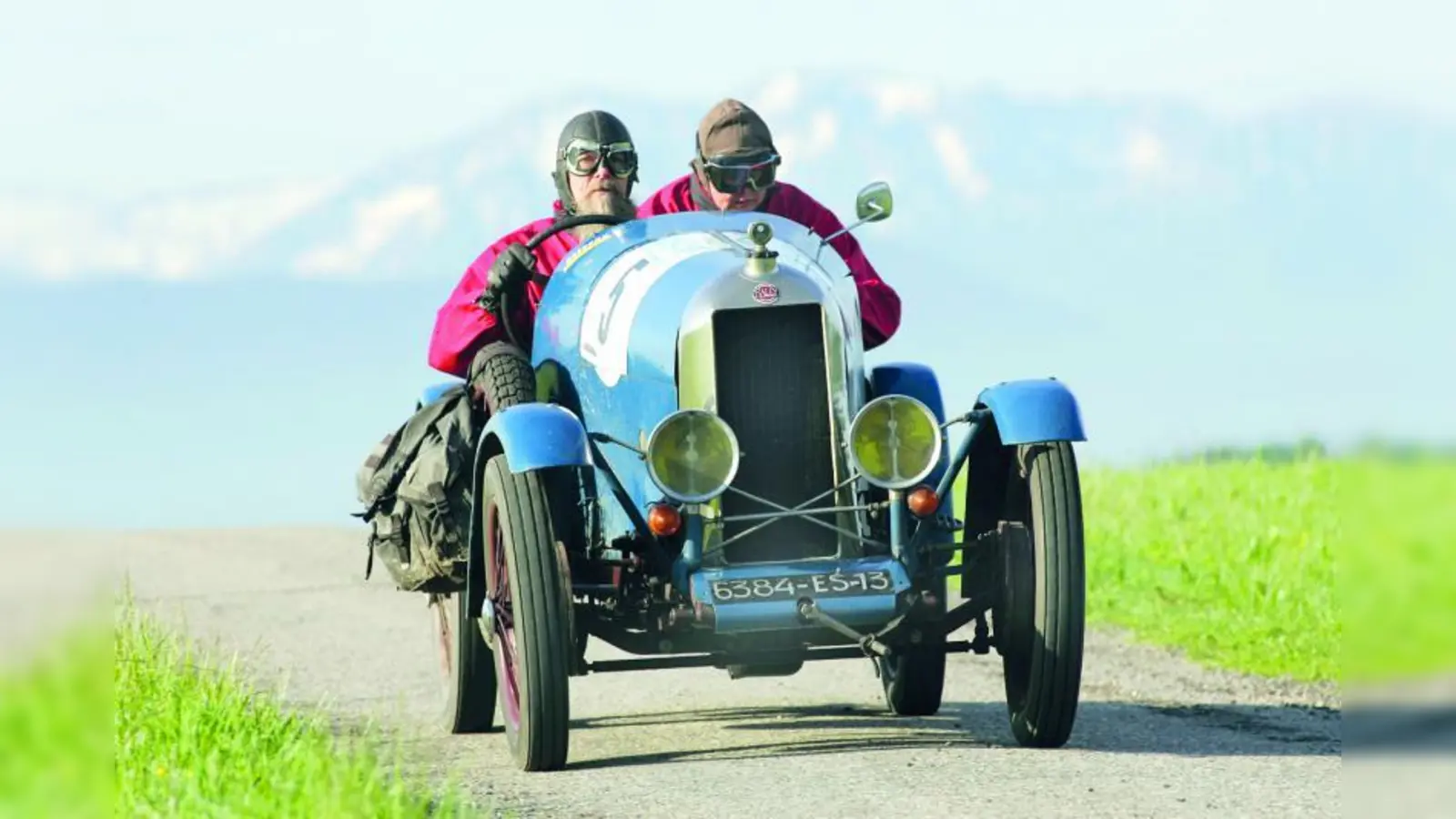Der skurrile Rallye AZ von Peter Finkemeier und Kerstin Enkemann ist einer der Publikumslieblinge der 25. ADAC Bavaria Historic mit Start und Ziel im oberbayerischen Bad Aibling, an der vom 7. bis 9. Juni über 140 Oldtimer-Teams aus ganz Europa teilnehmen. (Foto: ADAC)