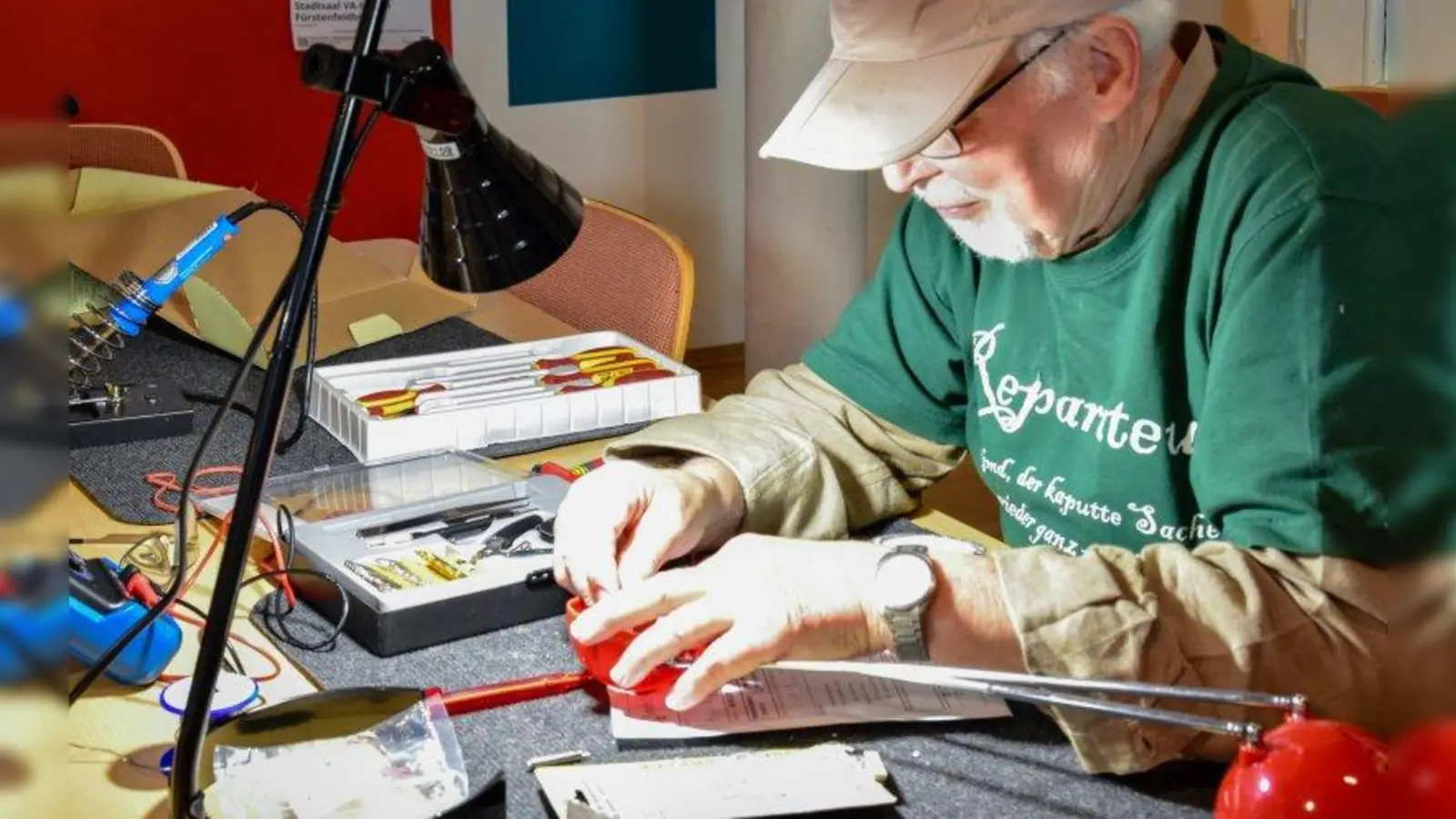 Zum letzten Mal in diesem Jahr öffnet am Samstag das „Repair Café“ in Germering. (Foto: Repair Café Germering)
