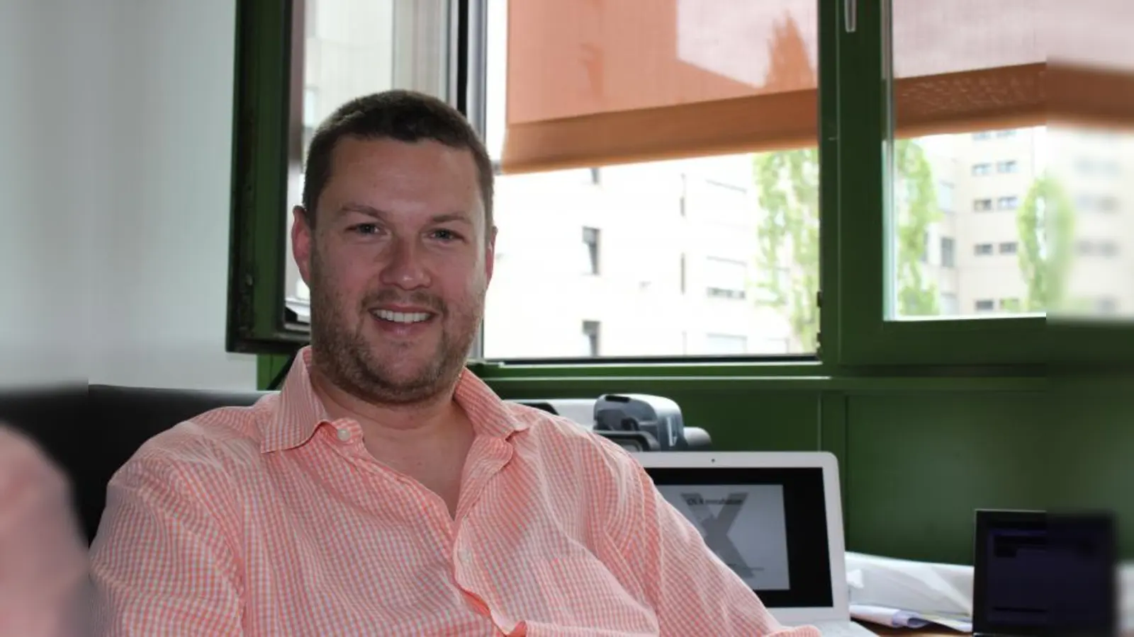 Martin Blankemeyer, Vorstand der Münchner Filmwerkstatt und selbst Regisseur, trägt sich mit dem Gedanken vielleicht auch Filmabende in den neuen Räumen im Gewerbehof zu veranstalten. (Foto: SE)