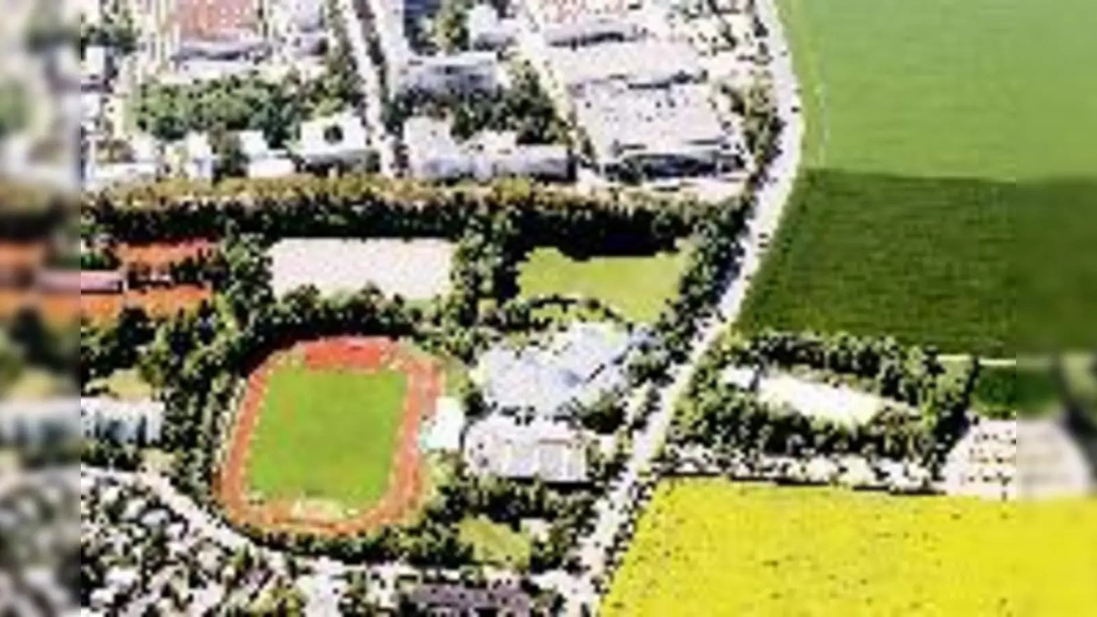 Der neue Fußballplatz für den TSV Ottobrunn wird hinter dem Eisstadion gebaut, das entschied nun der Bauausschuss.  (Foto: Schunk)