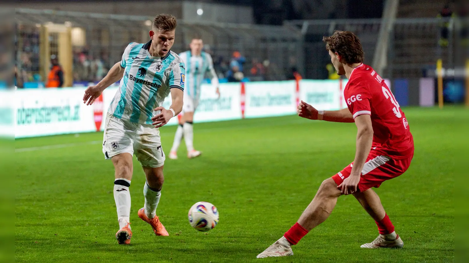 Glücklos im Abschluss: Florian Niederlechner.  (Foto: Paul Wessel)