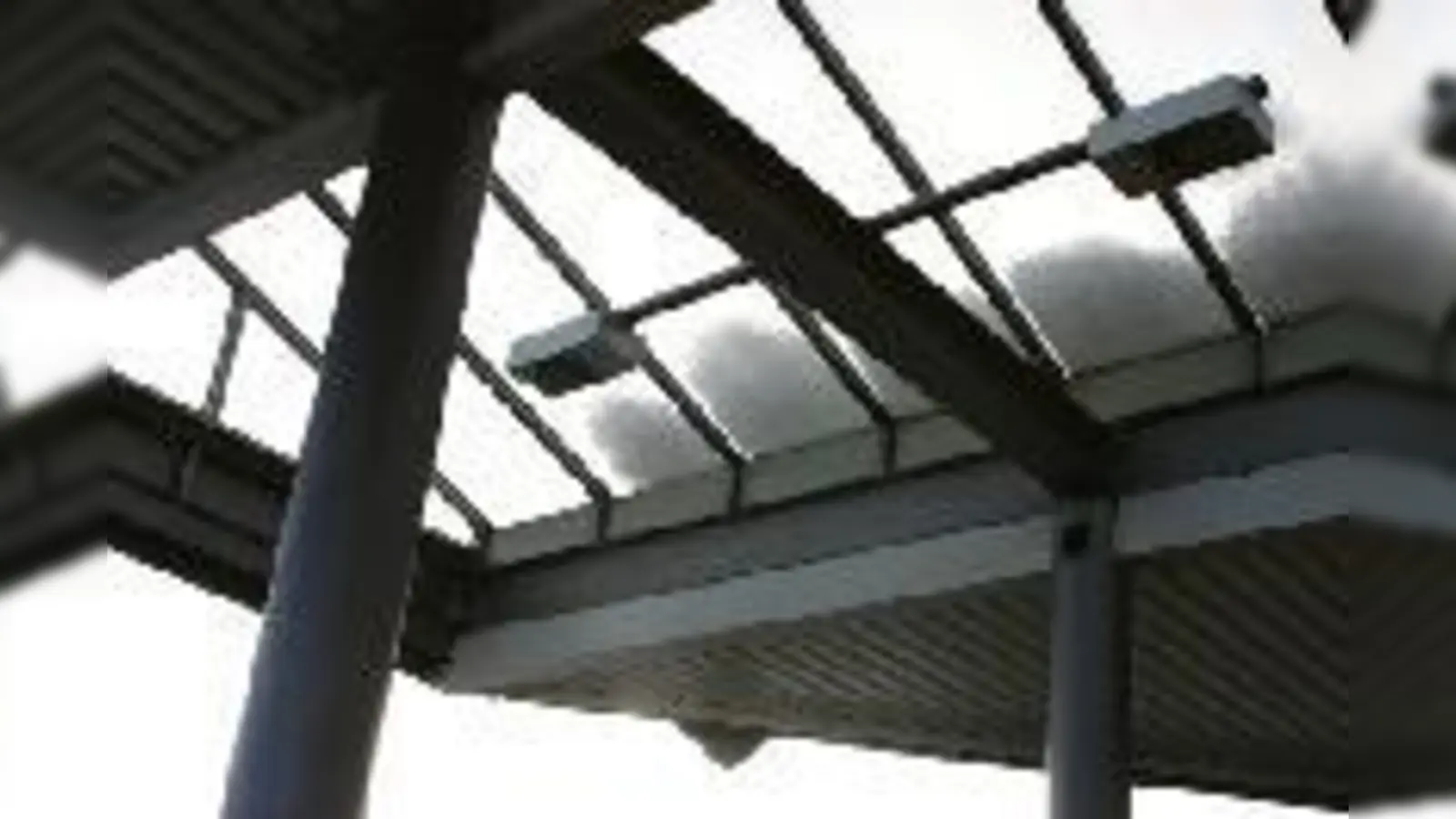 Innere Ruhe oder trügerische Stille: Das Wasser, auch in Form von Schnee, ist der größte Feind der Dächer.	  (Foto: gf)