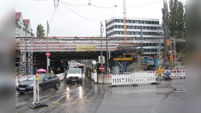 Die Bahnunterführung am KVR (rechts hinten) wird für zwei Monate zur unüberwindbaren Barriere. (Foto: job)