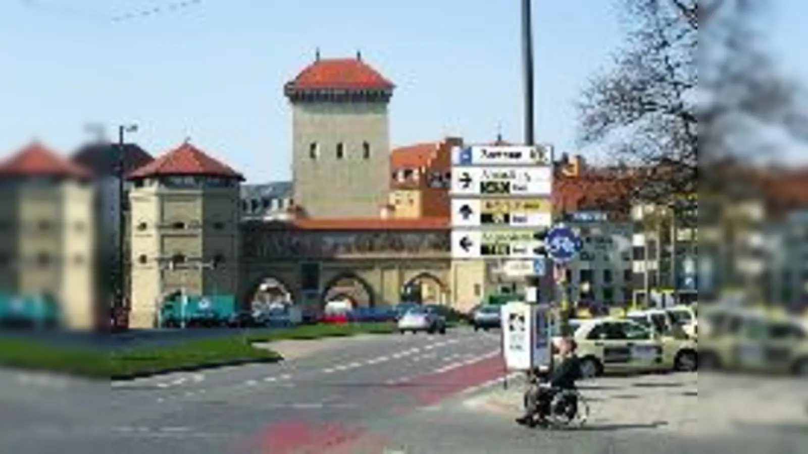 Kein Kreisen um die Innenstadt mehr: Schilder sollen den Weg zum nächsten Parkplatz  (weisen.Foto: HB-VC)