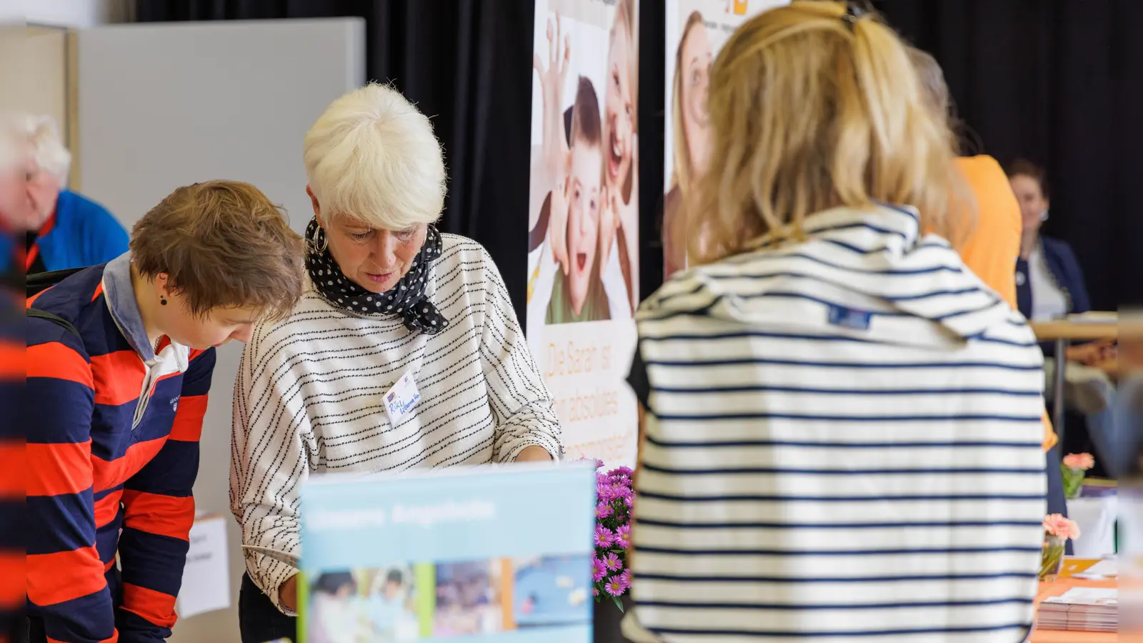 Bei der Freiwilligenmesse 2411 können Bewohner der Stadtbezirke 11 und 24 Organisationen und Einrichtungen kennenlernen, die dem Gemeinwohl im Viertel dienen. (Foto: © Stadtteilkultur e.V.)