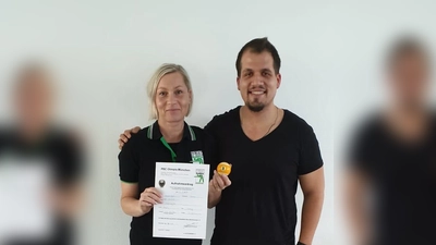 Neuzugang Yvonne Ullmann-Hybler mit PBC-Vorstand Alexander Dinov. (Foto: Verein)