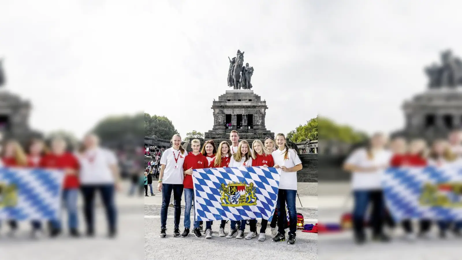 Die stolzen zweitplatzierten Schulsanitäter (v.l.): Laura Denk, Philip Wiese, Jugendgruppenleiterin Isabelle Beisler, Sarah Röttgermann, Ortsjugendleiter Kilian Neumair; Olivia Hampel, Alisia Beckmann, Liv Imming und Julia Reuther. 	 (Foto: Gerhard Bieber)