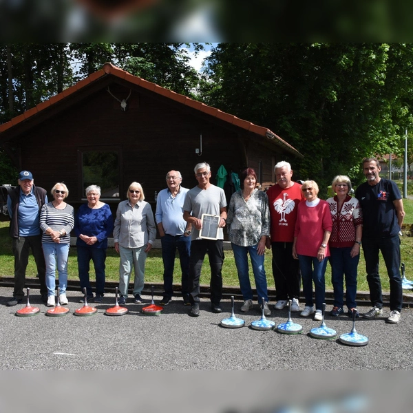 Die Teilnehmenden hatten viel Freude beim Stockschießen. Im September folgt die nächste Runde. (Foto: Seniorenbeirat Seefeld)