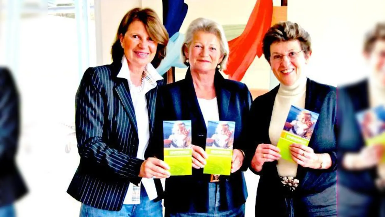 Karin Ayx, Ingrid Wimmer und Linda Pfaus suchen weitere, engagierte Helferinnen für ihr »Kindernest«, das Familien in Not zur Seite steht. 	 (Foto: Woschée)