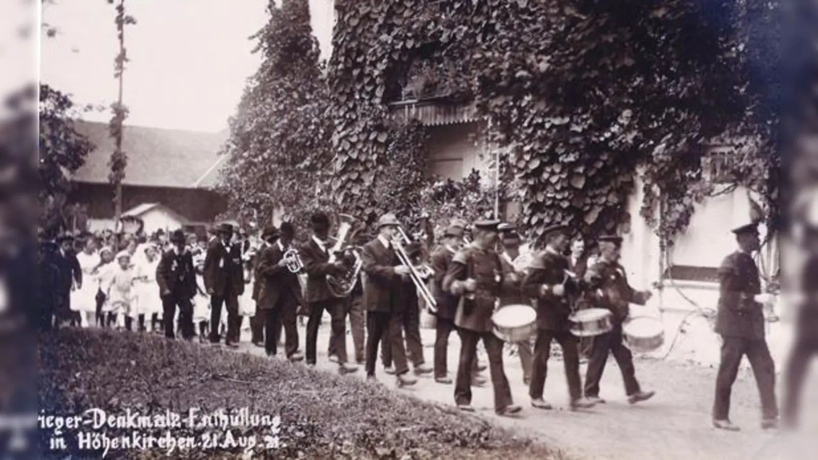 Die Krieger-Denkmals-Enthüllung in Höhenkirchen fand am 21. August 1921 statt.	 (Foto: VA)